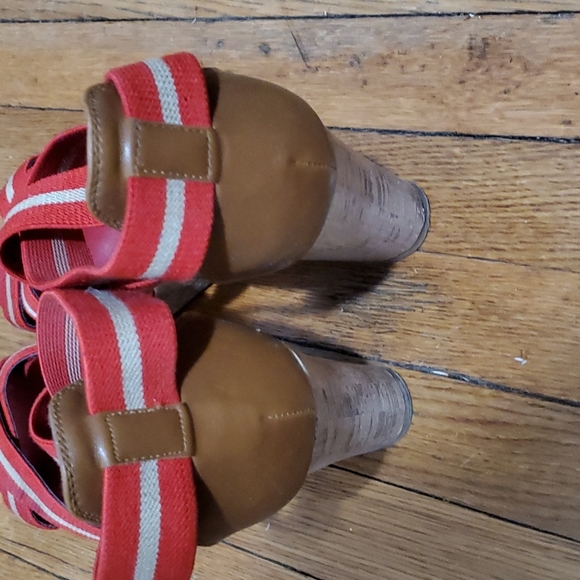 Target brand Merona red & cream ladies wedge sandal, size 11 - Picture 4 of 8